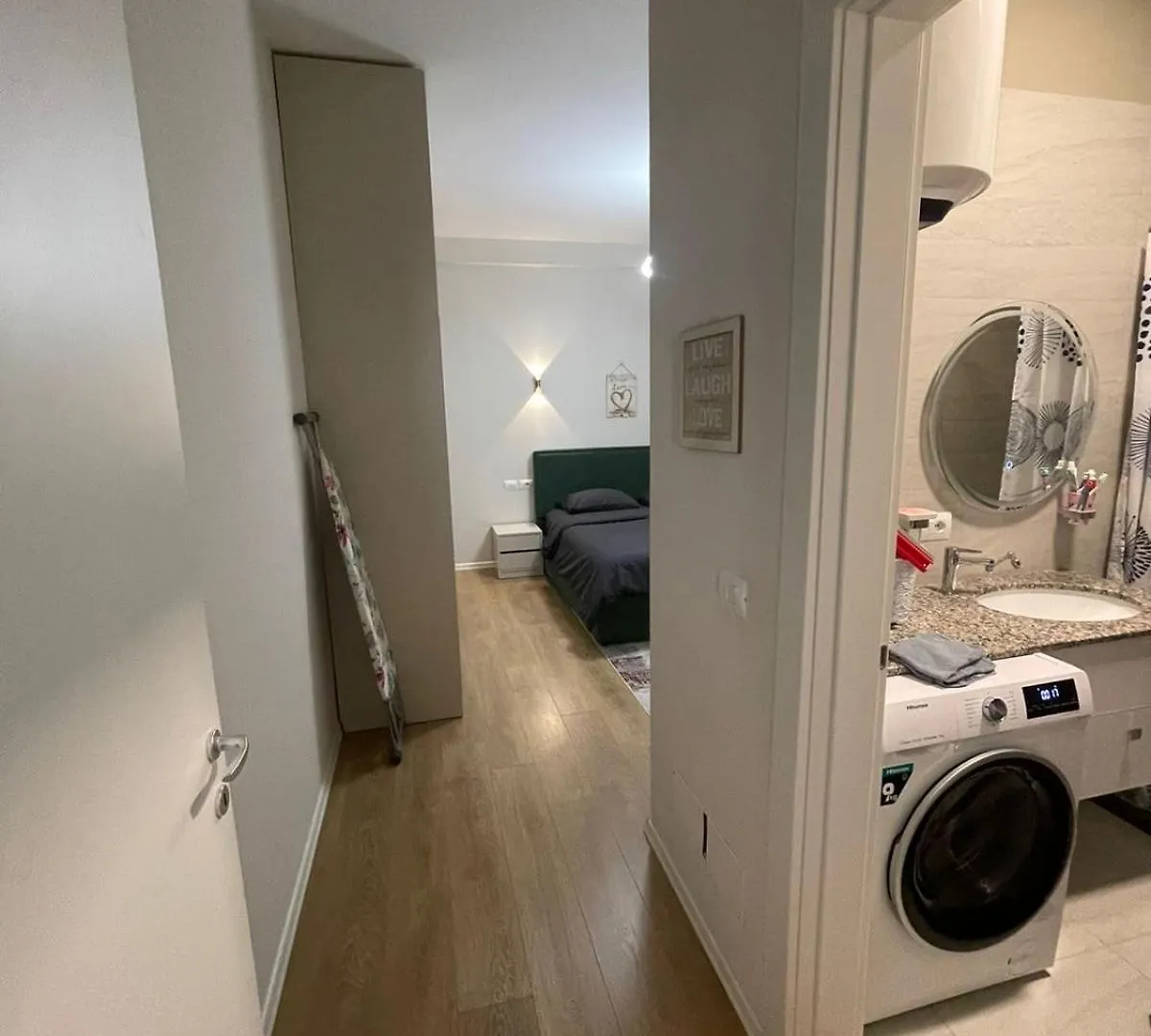 Garden Building Luxury Apartment 티라나 0*,